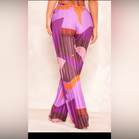 Pink Print Plisse High Waist
Wide Leg Pants. US 2 - Picture 3 of 6